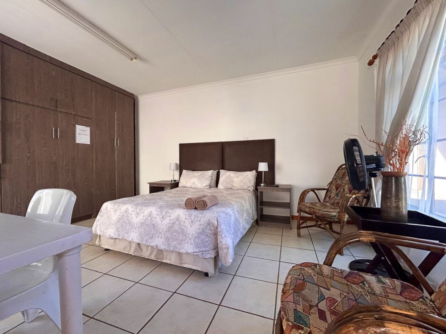 Commercial Property for Sale in Vyfhoek A H North West